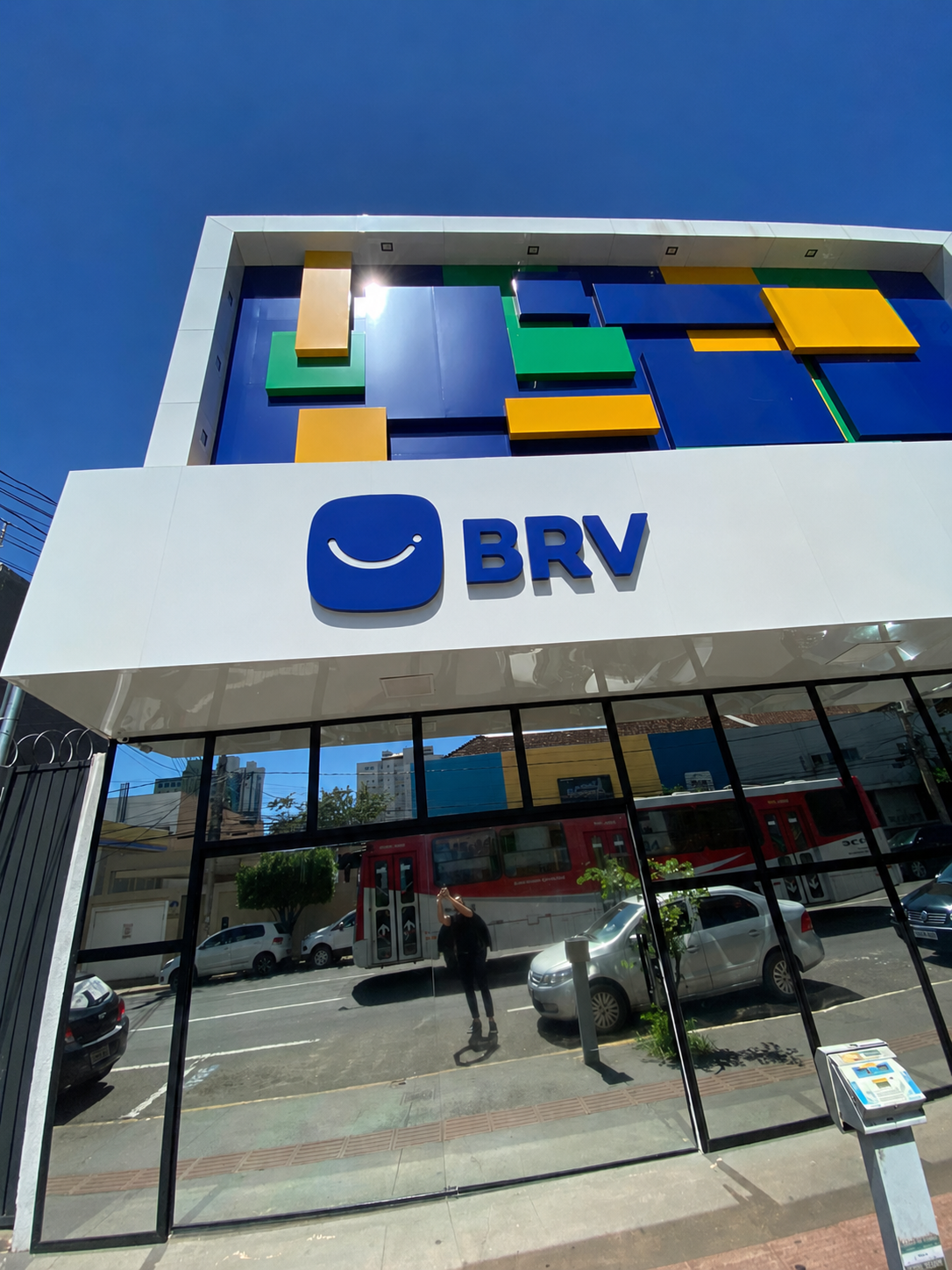Fachada da sede da BRV
